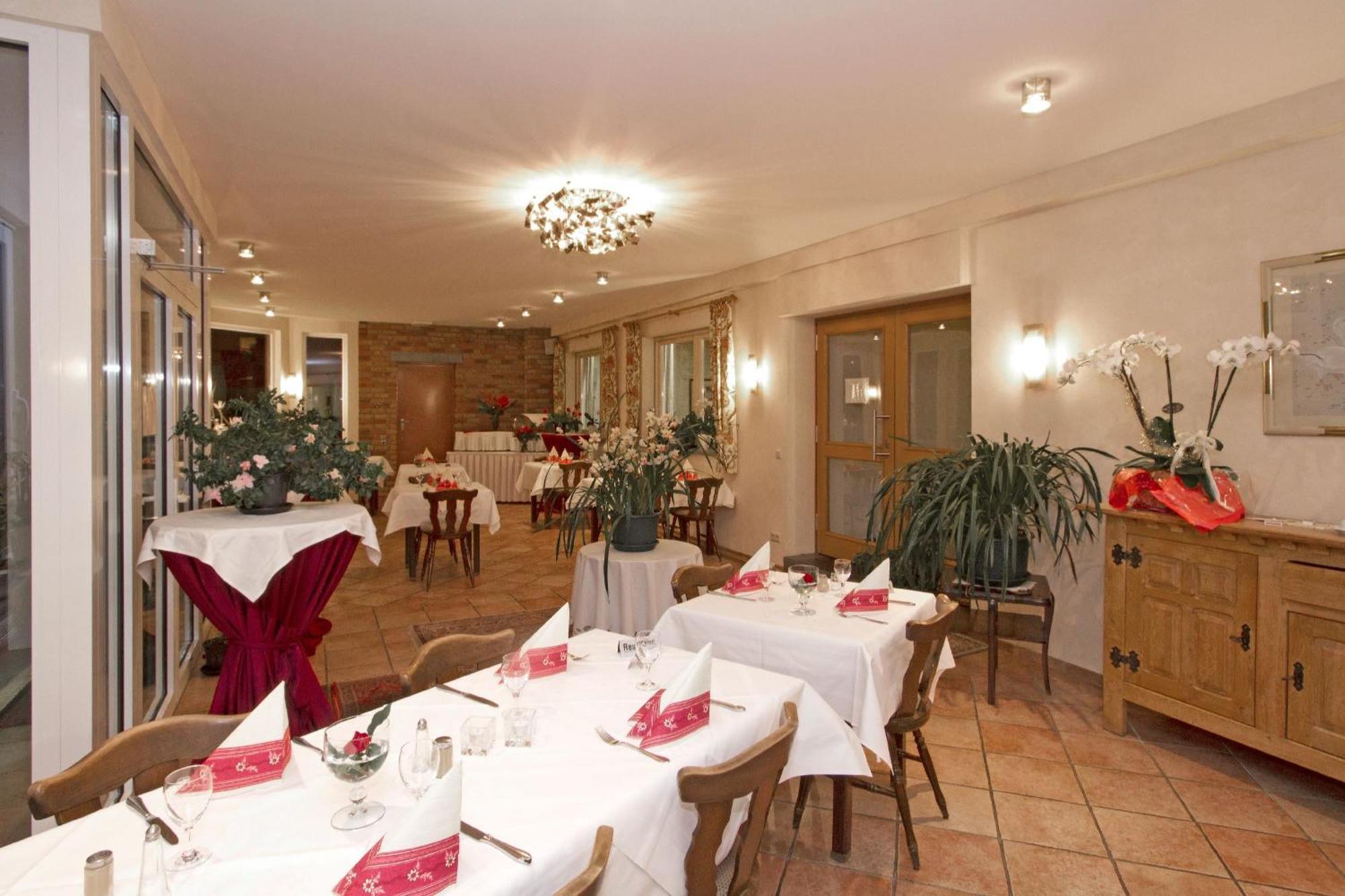 Hotel Mennicken Würselen Buitenkant foto